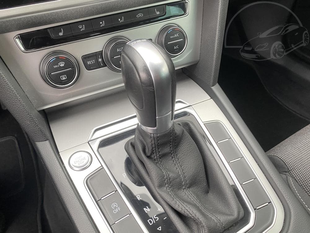 2018 Volkswagen PASSAT - 46