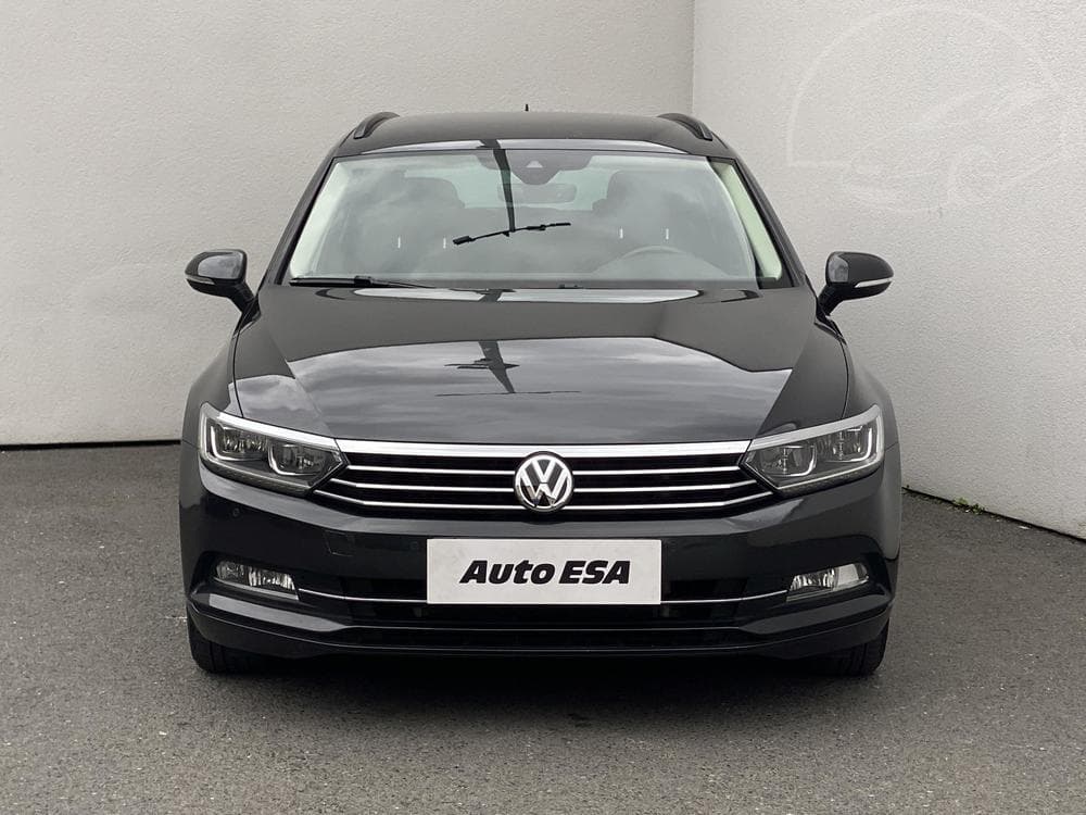 2018 Volkswagen PASSAT - 4
