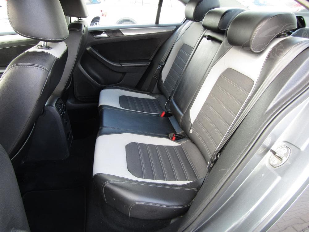 2011 Volkswagen JETTA - 10