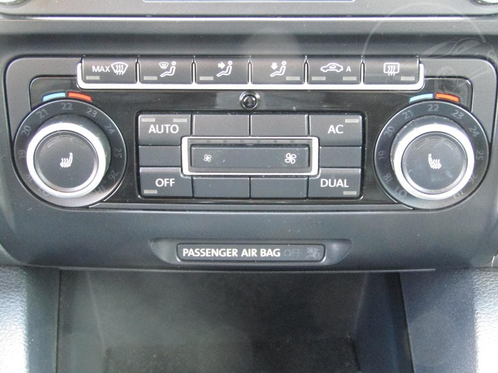 2011 Volkswagen JETTA - 17