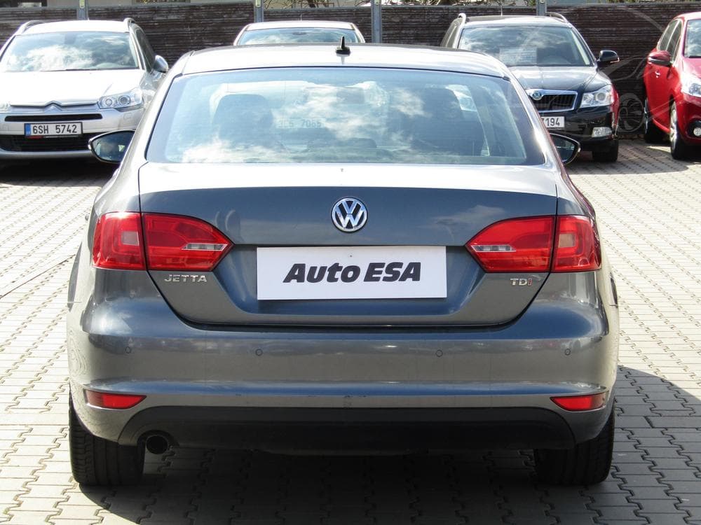 2011 Volkswagen JETTA - 5