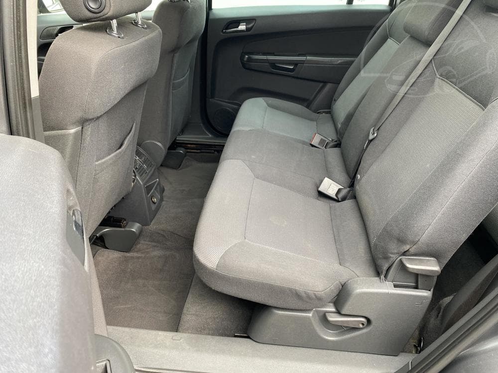 2011 Opel ZAFIRA - 11