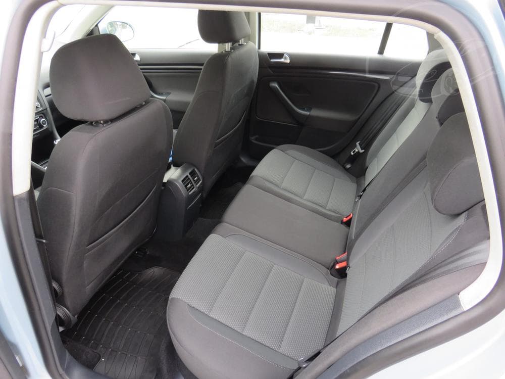 2011 Volkswagen GOLF - 11