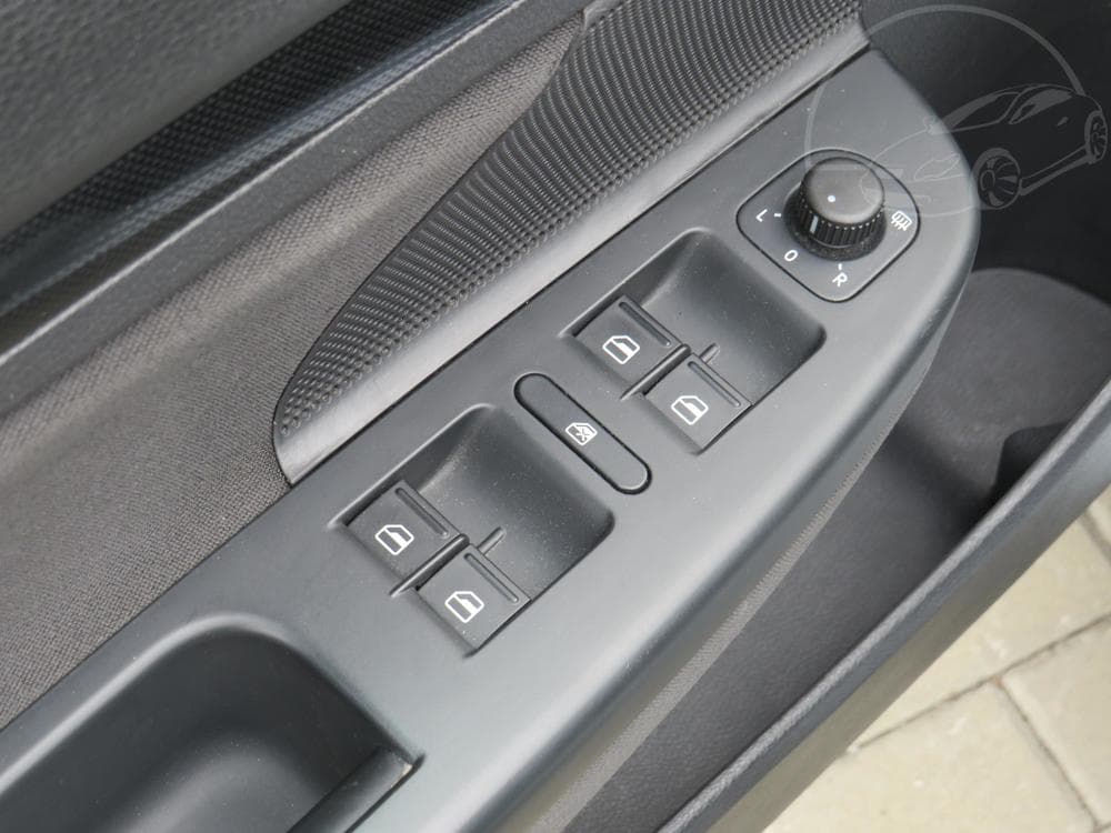 2011 Volkswagen GOLF - 12