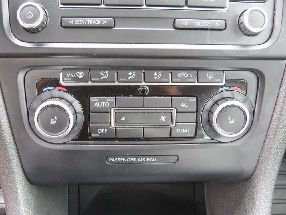 2011 Volkswagen GOLF - 16