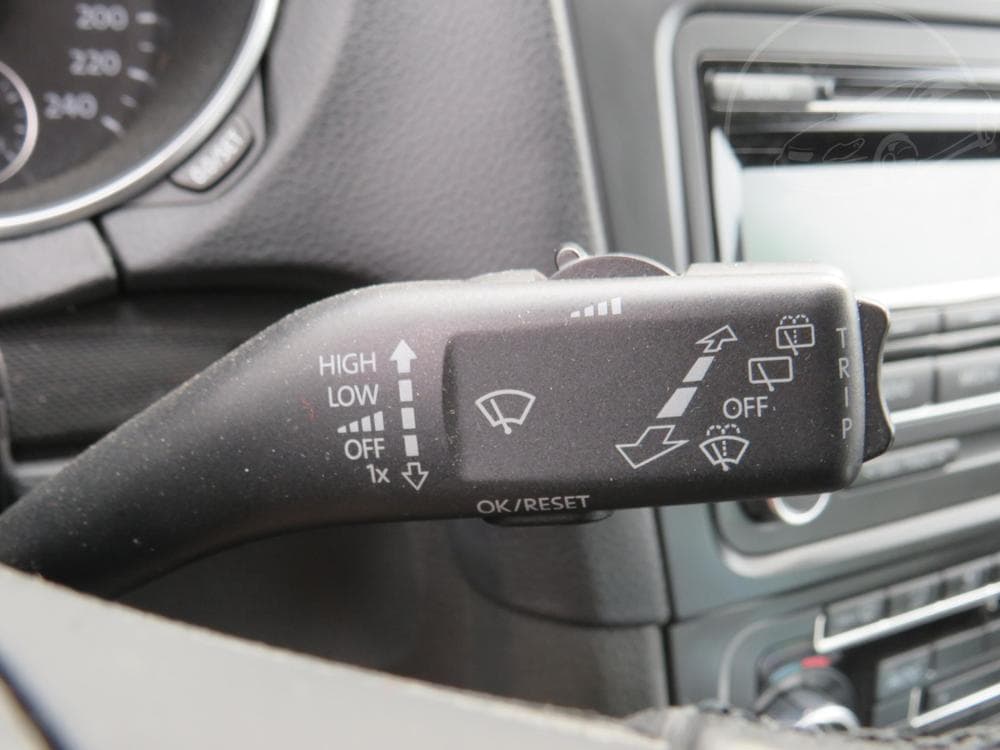 2011 Volkswagen GOLF - 19
