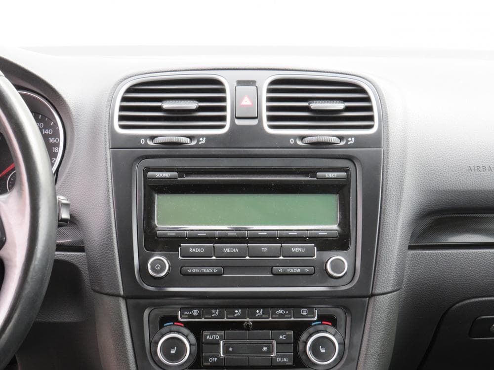 2011 Volkswagen GOLF - 9