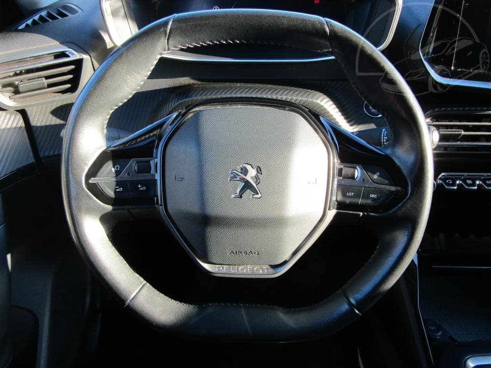 2020 Peugeot 2008 - 11