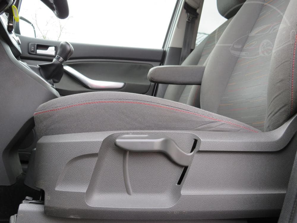 2009 Ford C-MAX - 18
