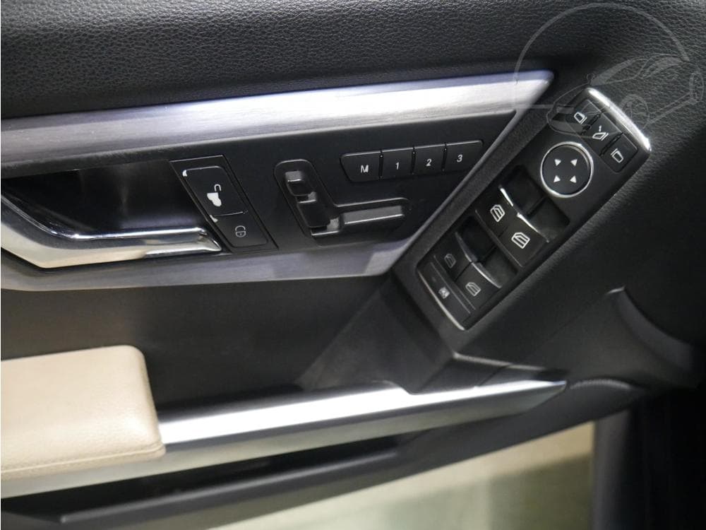 2009 Mercedes-Benz GLK - 11