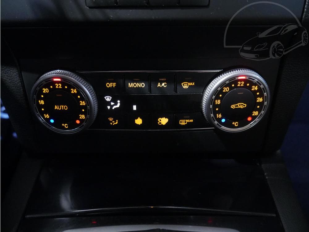 2009 Mercedes-Benz GLK - 16