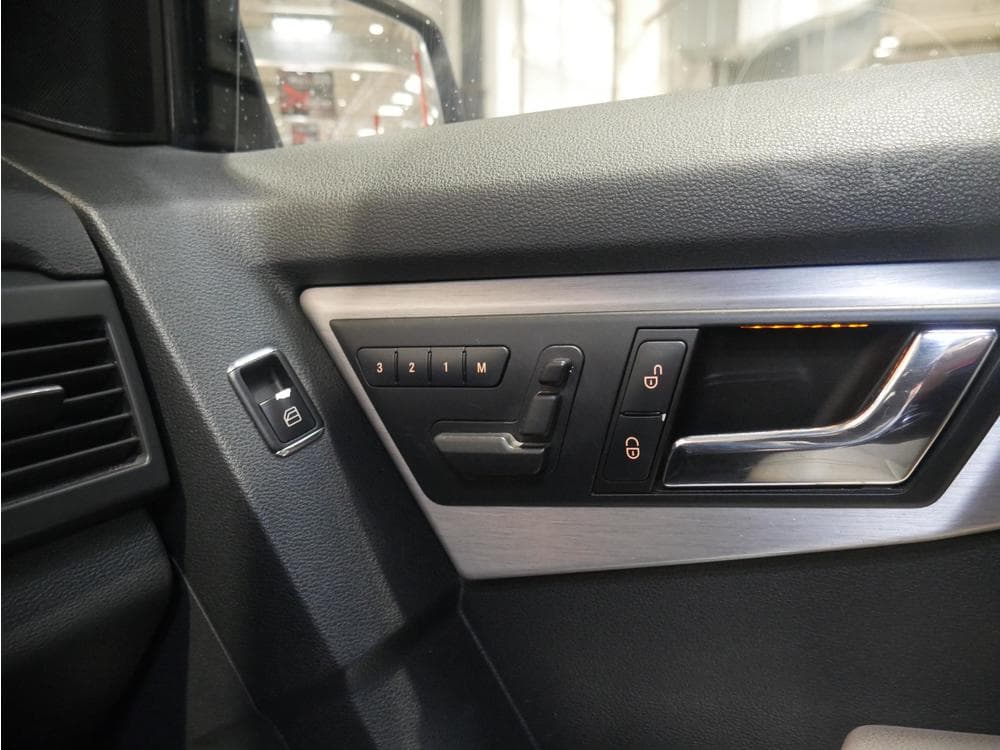 2009 Mercedes-Benz GLK - 18