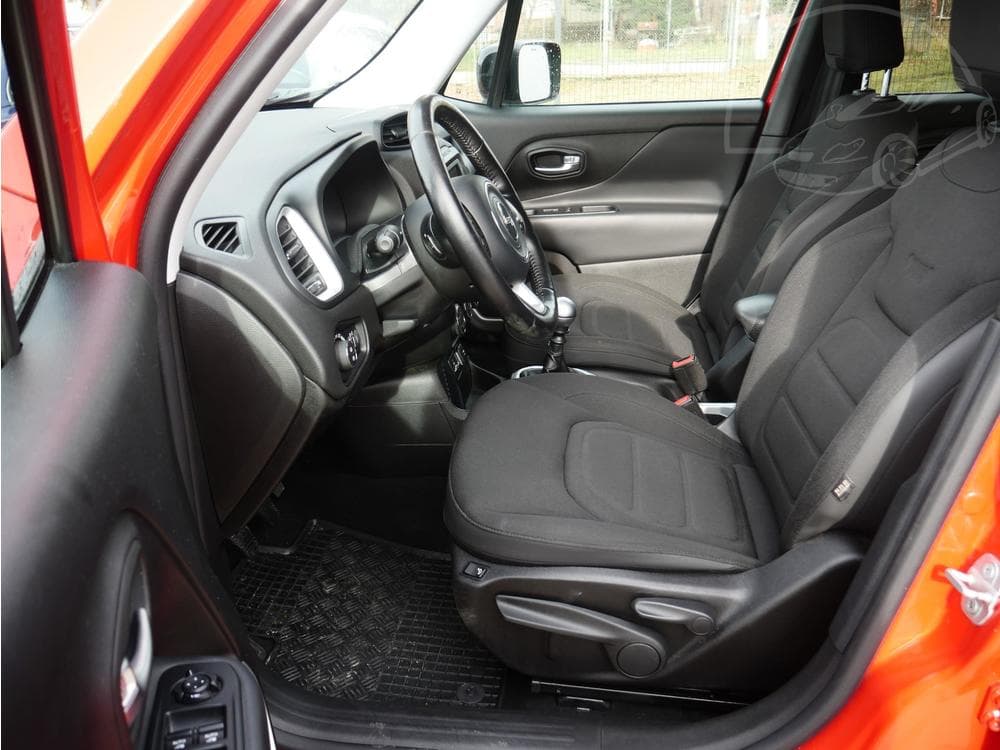 2016 Jeep RENEGADE - 22