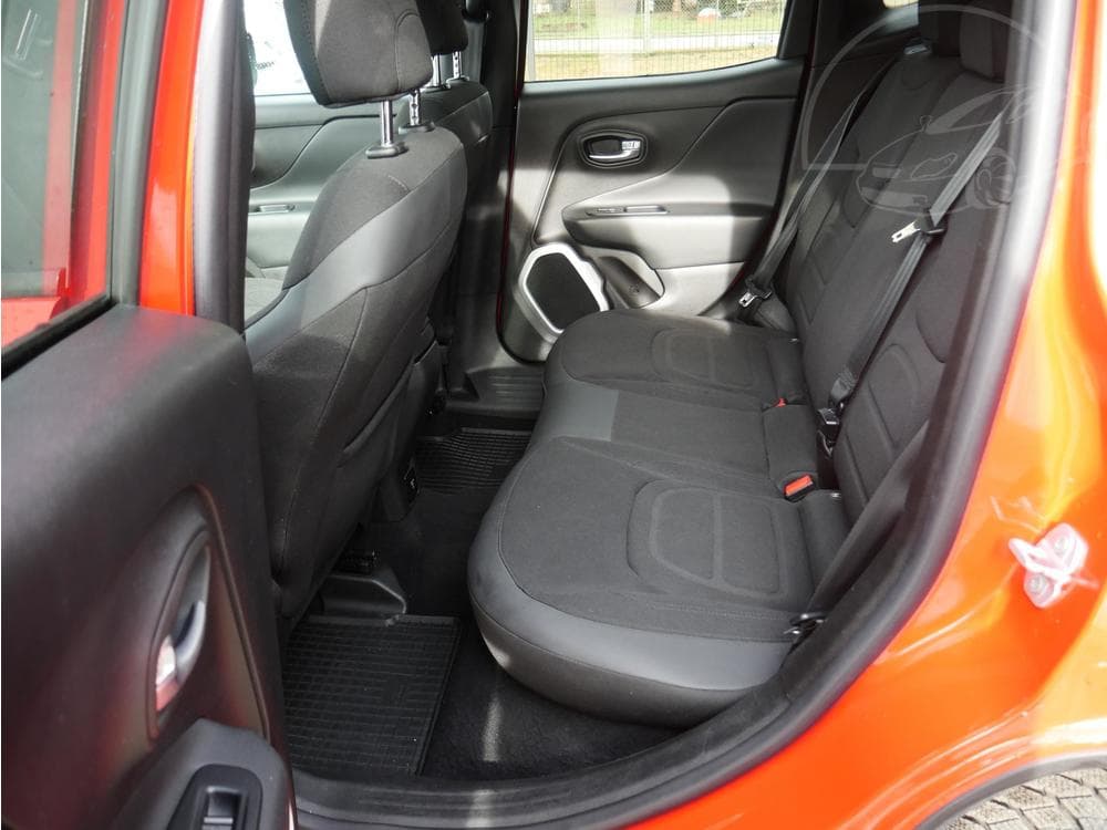 2016 Jeep RENEGADE - 25