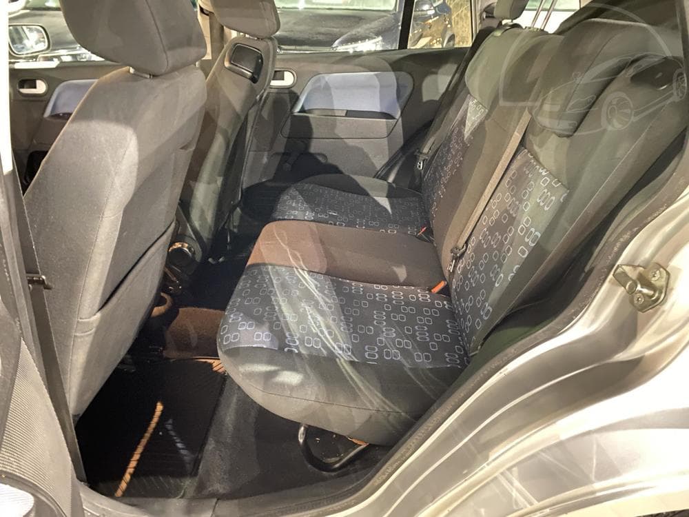 2005 Ford FUSION - 10