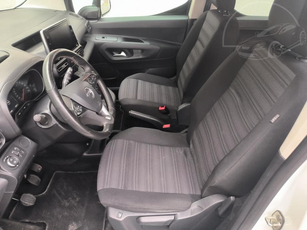 2020 Opel COMBO - 25