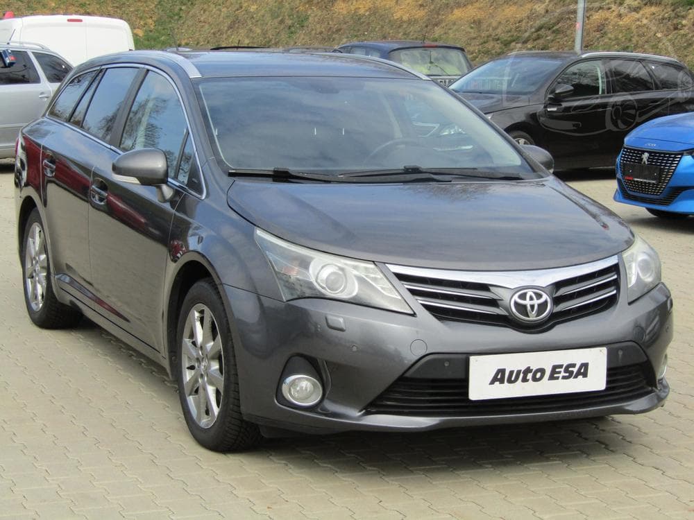 2013 Toyota AVENSIS