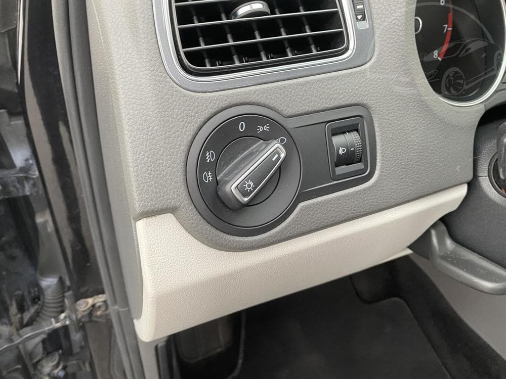 2014 Volkswagen POLO - 27