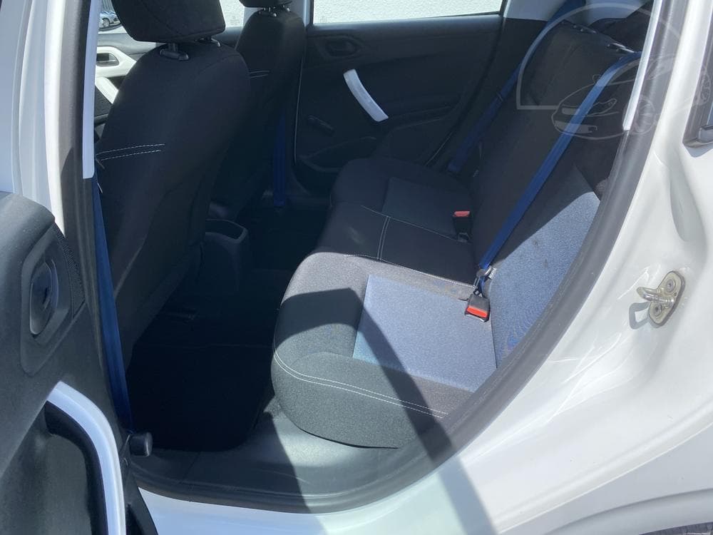 2016 Peugeot 208 - 10