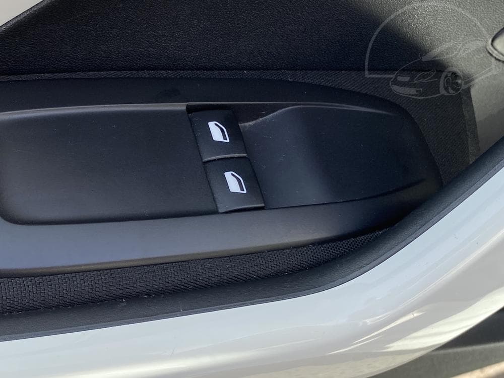 2016 Peugeot 208 - 11