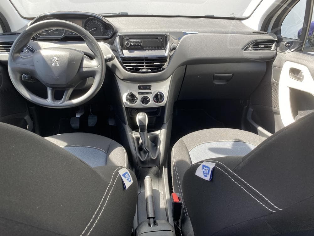 2016 Peugeot 208 - 8