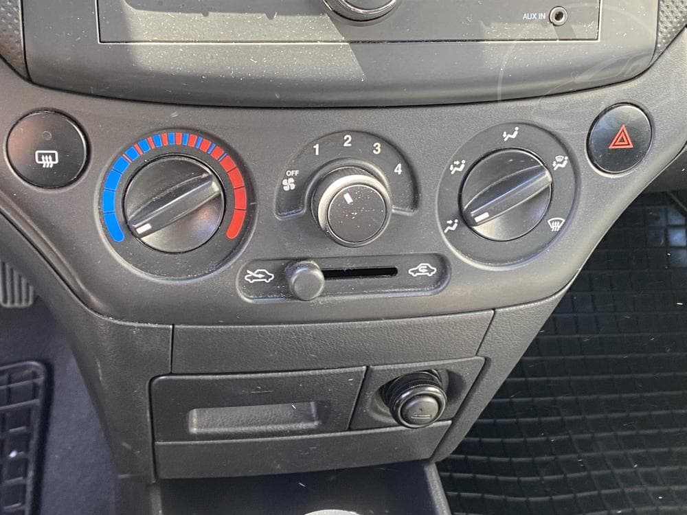 2009 Chevrolet AVEO - 25