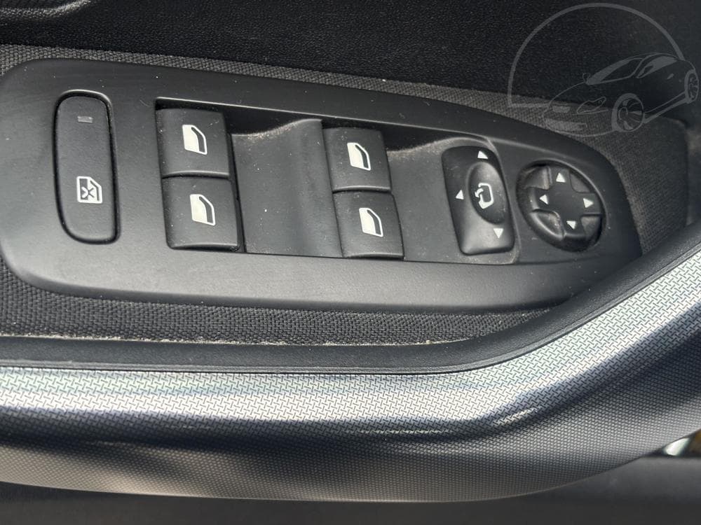 2015 Peugeot 2008 - 11
