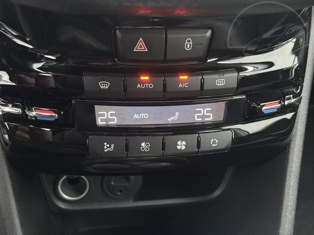 2015 Peugeot 2008 - 15
