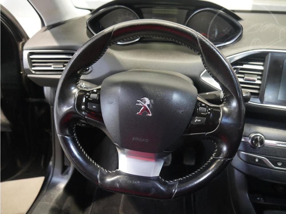2016 Peugeot 308 - 12