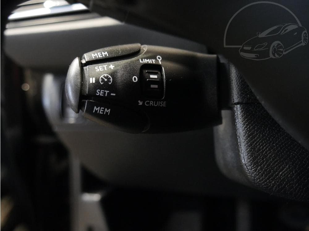 2016 Peugeot 308 - 13