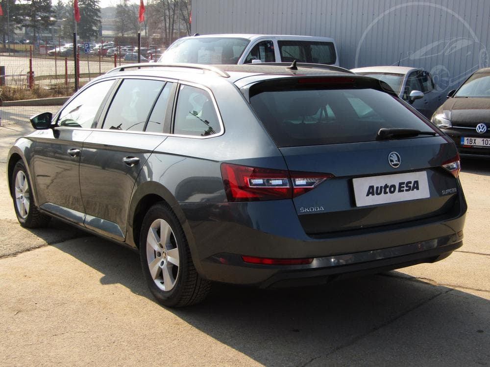 2017 Škoda SUPERB - 31