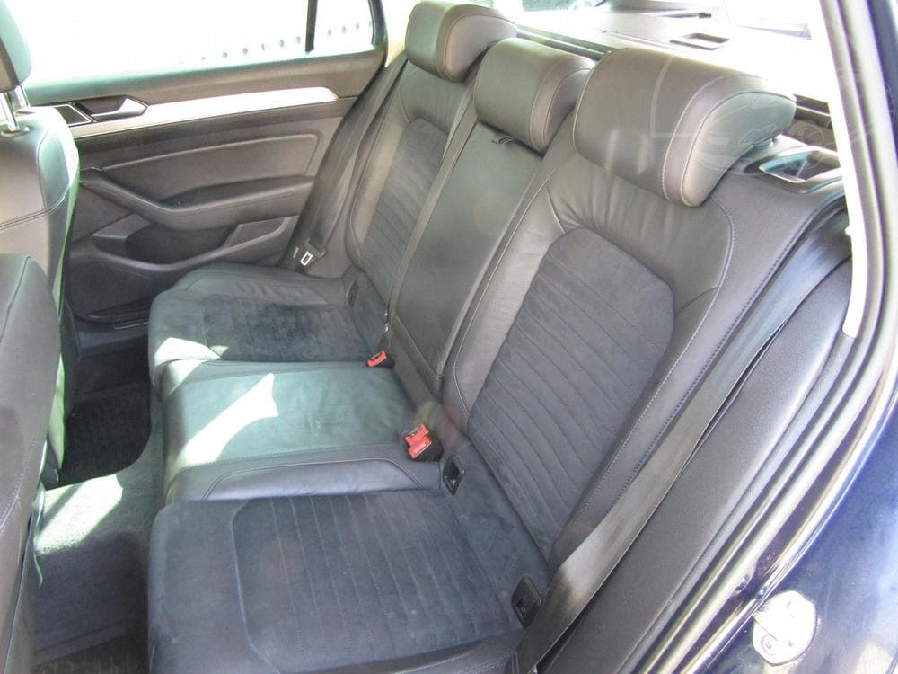 2015 Volkswagen PASSAT - 46