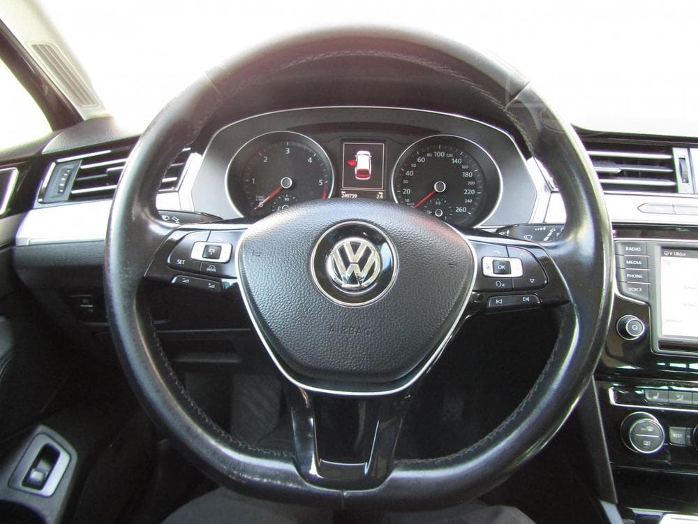 2015 Volkswagen PASSAT - 71