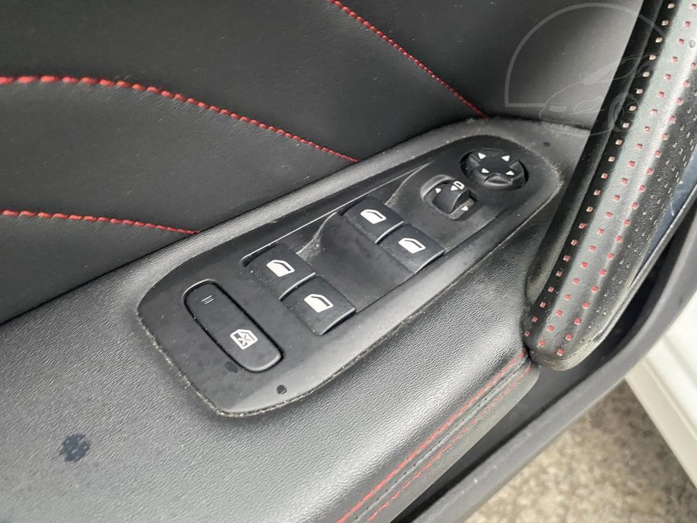 2020 Peugeot 308 - 13