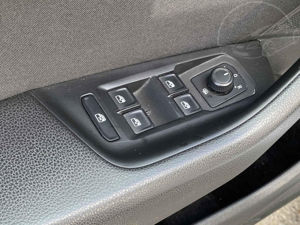 2018 Volkswagen PASSAT - 11