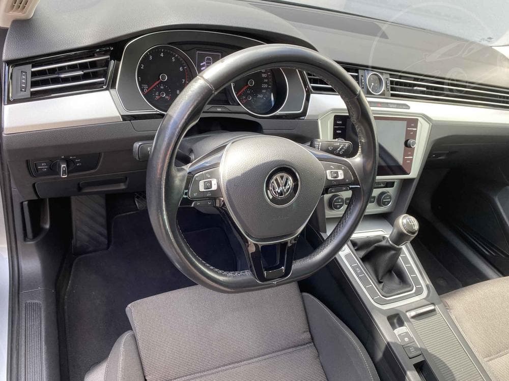 2018 Volkswagen PASSAT - 13