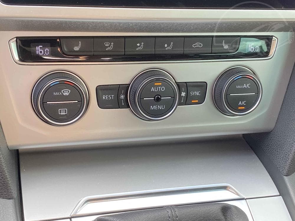 2018 Volkswagen PASSAT - 15