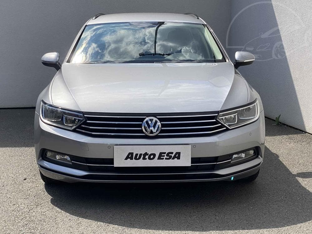2018 Volkswagen PASSAT - 2