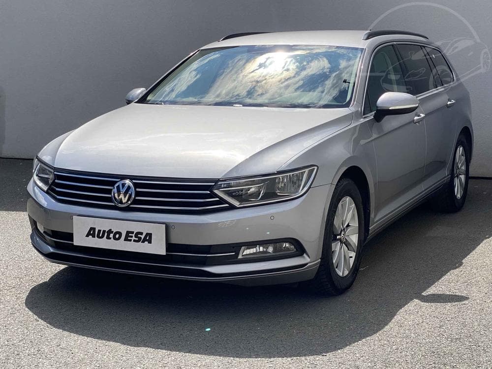 2018 Volkswagen PASSAT - 3