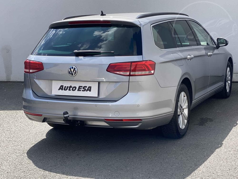 2018 Volkswagen PASSAT - 4