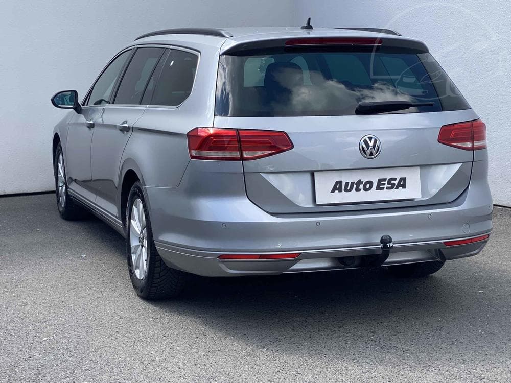 2018 Volkswagen PASSAT - 6