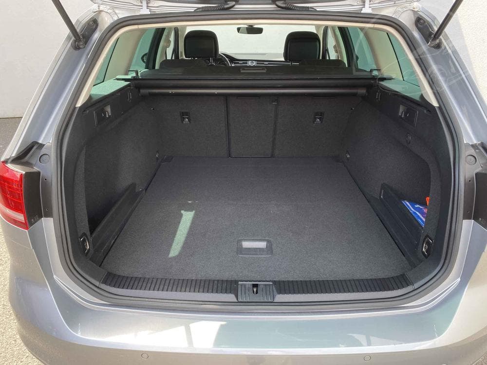 2018 Volkswagen PASSAT - 7