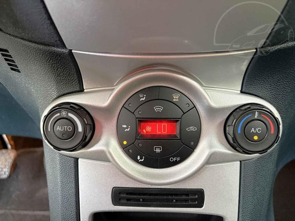 2012 Ford FIESTA - 14