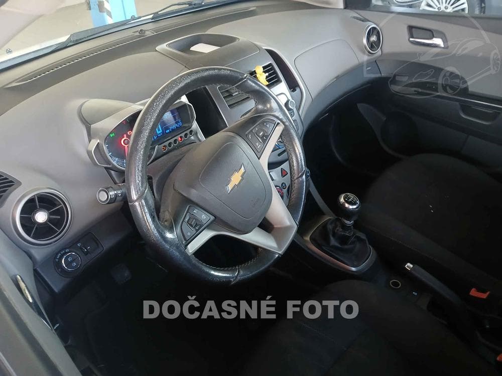 2011 Chevrolet AVEO - 3