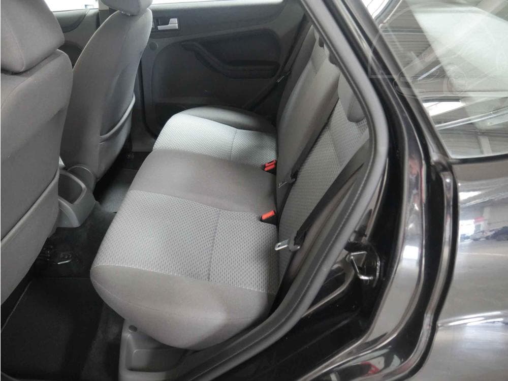 2007 Ford FOCUS - 10