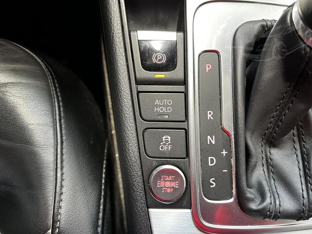 2013 Volkswagen Passat - 17