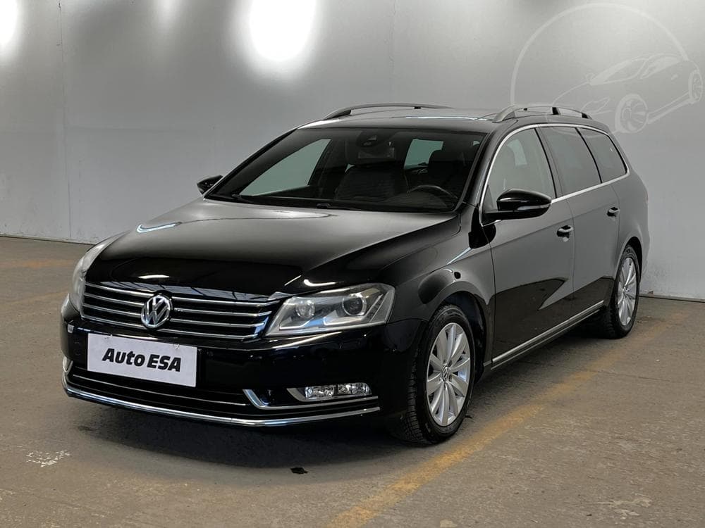 2013 Volkswagen Passat - 3
