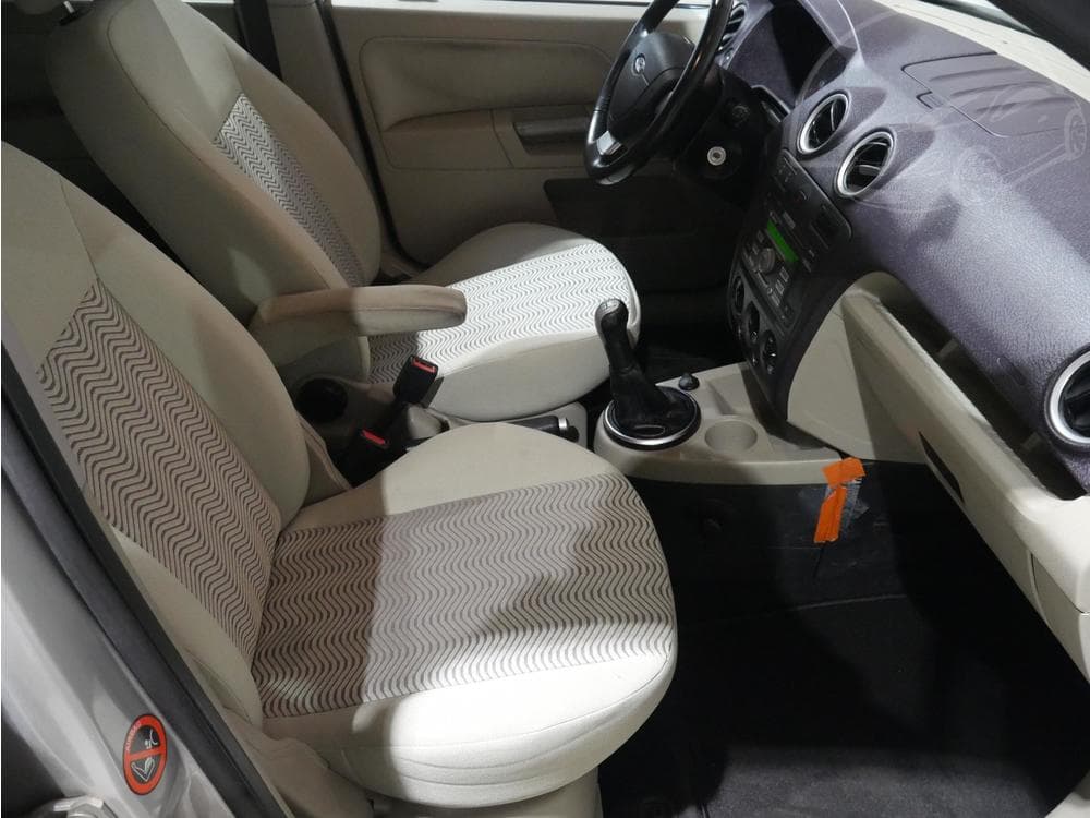2005 Ford FUSION - 12