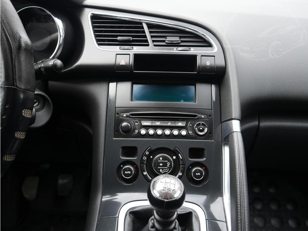 2012 Peugeot 3008 - 11