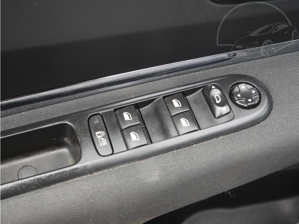 2012 Peugeot 3008 - 16